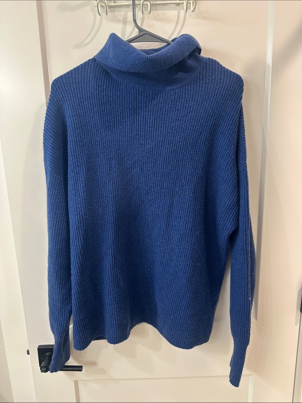 Cozy Ribbed Funnel Neck Sweater — Navy Blue